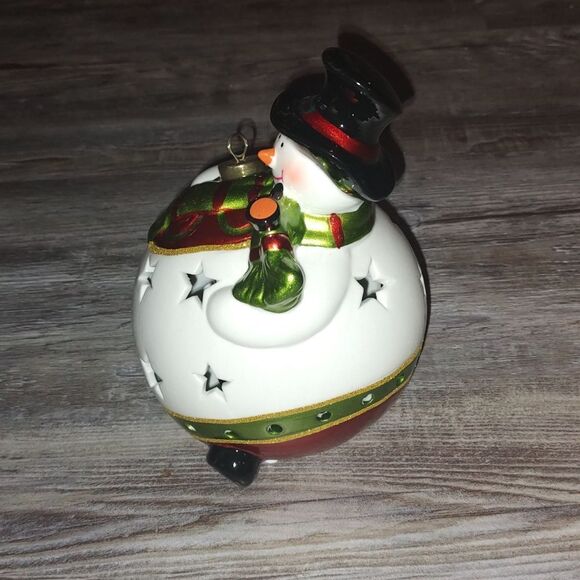 QVC Home Reflections Ceramic SNOWMAN Luminary with Flameless Candle in Gift Box  - Picture 4 of 14